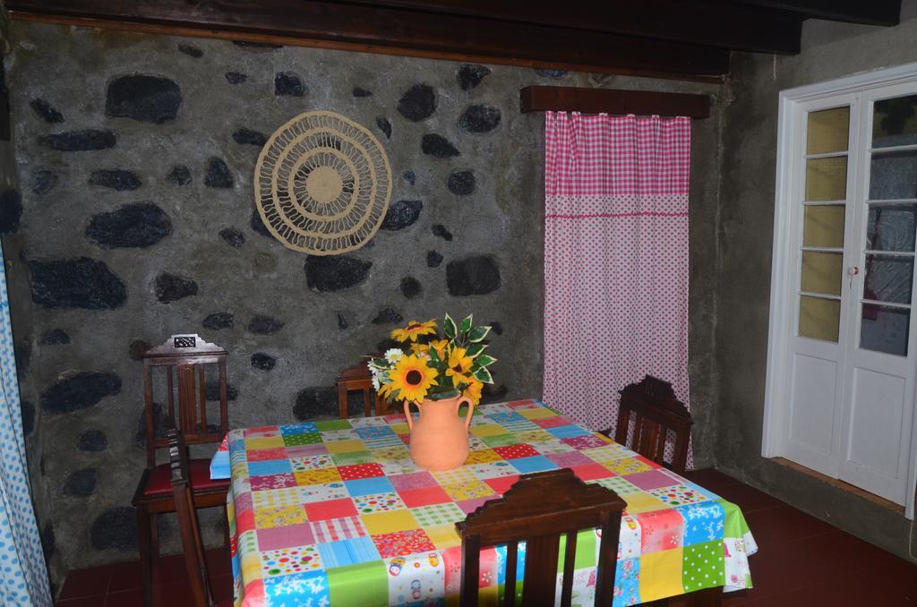 Join Our Relaxed House Near The Beach - Mosteiros Mosteiros  Exterior foto