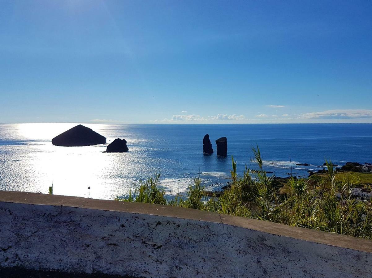 Join Our Relaxed House Near The Beach - Mosteiros Mosteiros  Exterior foto
